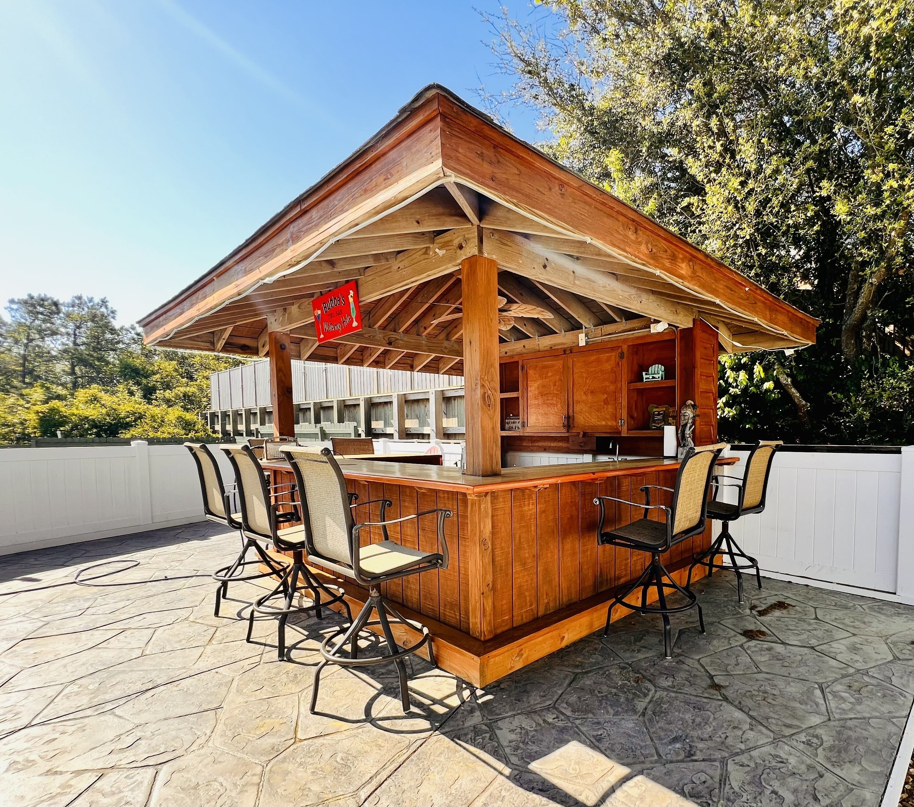 Private Pool, Tiki Bar, Beach & Sound Access