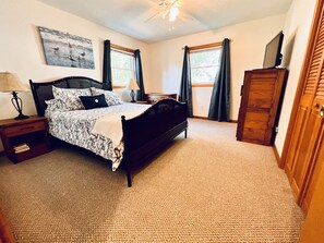 5 bedrooms, free WiFi - Private Pool, Tiki Bar, Beach & Sound Access (Kitty Hawk)