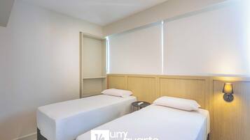 Apartamento luxo | Cofres nos quartos, individualmente decorados