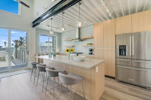 Fridge, microwave, oven, stovetop - New Coastal Container Home! Pet friendly, Pool, walking distance to the beach (Port Aransas)