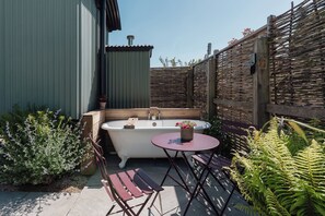 Cottage | Interior - Hurdlemakers Hut (Dorchester)