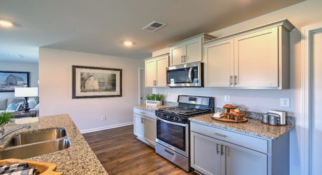 room in Cozy 5 bedroom with Fireplace ,driveway and Large fenced Yard