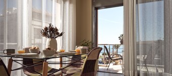 Laura Suites