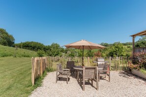 รับประทานอาหารกลางแจ้ง