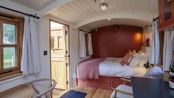 1 chambre, décoration personnalisée, ameublement personnalisé