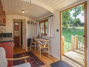 Interior - Spindleberry Hut (Dorchester)