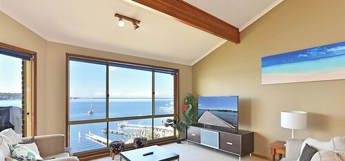 Sparkling Waters - Jetty & Games Room!