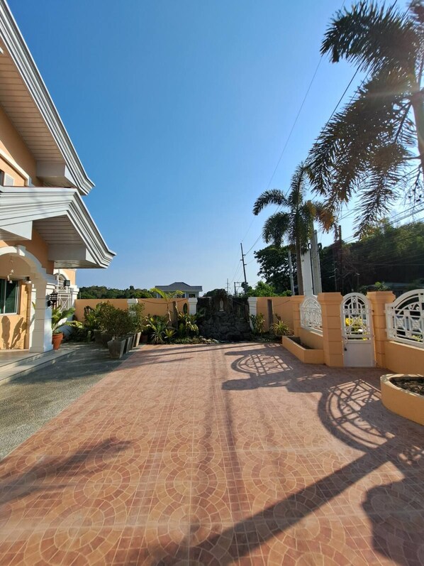 Terrace/patio - VACATION MANSION HOUSE (Laoag)