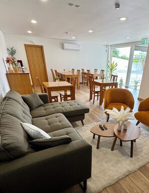 Lobby sitting area - Jasmine Hotel (Penacova)