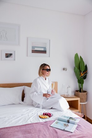 Individually decorated, desk, blackout curtains, soundproofing - Jasmine Hotel (Penacova)