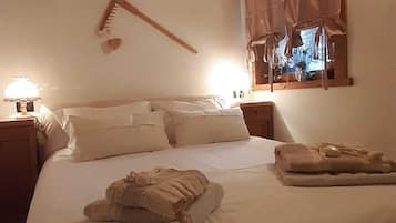 2 bedrooms, iron/ironing board, travel crib, free WiFi