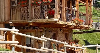 Chalet-Tabia'al Sol romantic apartment with breathtaking views in the Dolomites