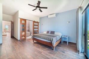 4 bedrooms, in-room safe, iron/ironing board, free WiFi - Luxe Beachfront Villa, Private Pool & Beach Access (Progreso)