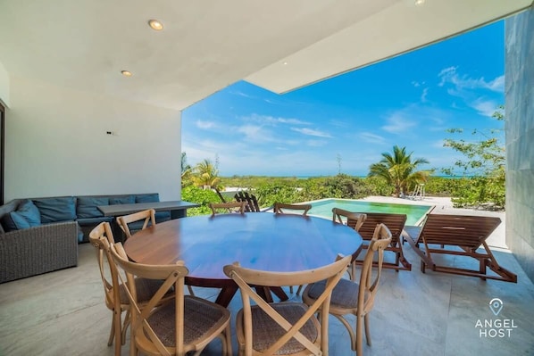 Outdoor dining