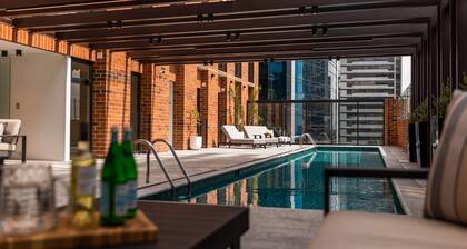 Retreat in Airali W/Heated Pool Perfect Location