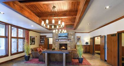 Riverbend Centennial Run Condo: Ski In/Out