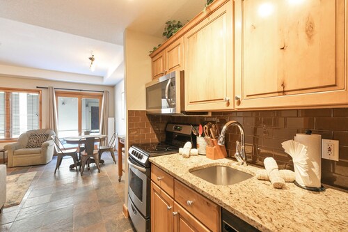 Riverbend Centennial Run Condo: Ski In/Out