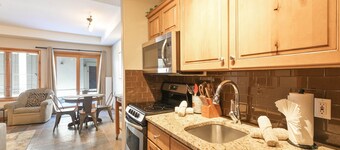 Riverbend Centennial Run Condo: Ski In/Out