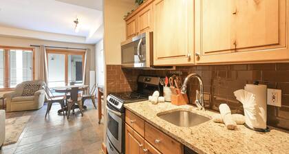 Riverbend Centennial Run Condo: Ski In/Out