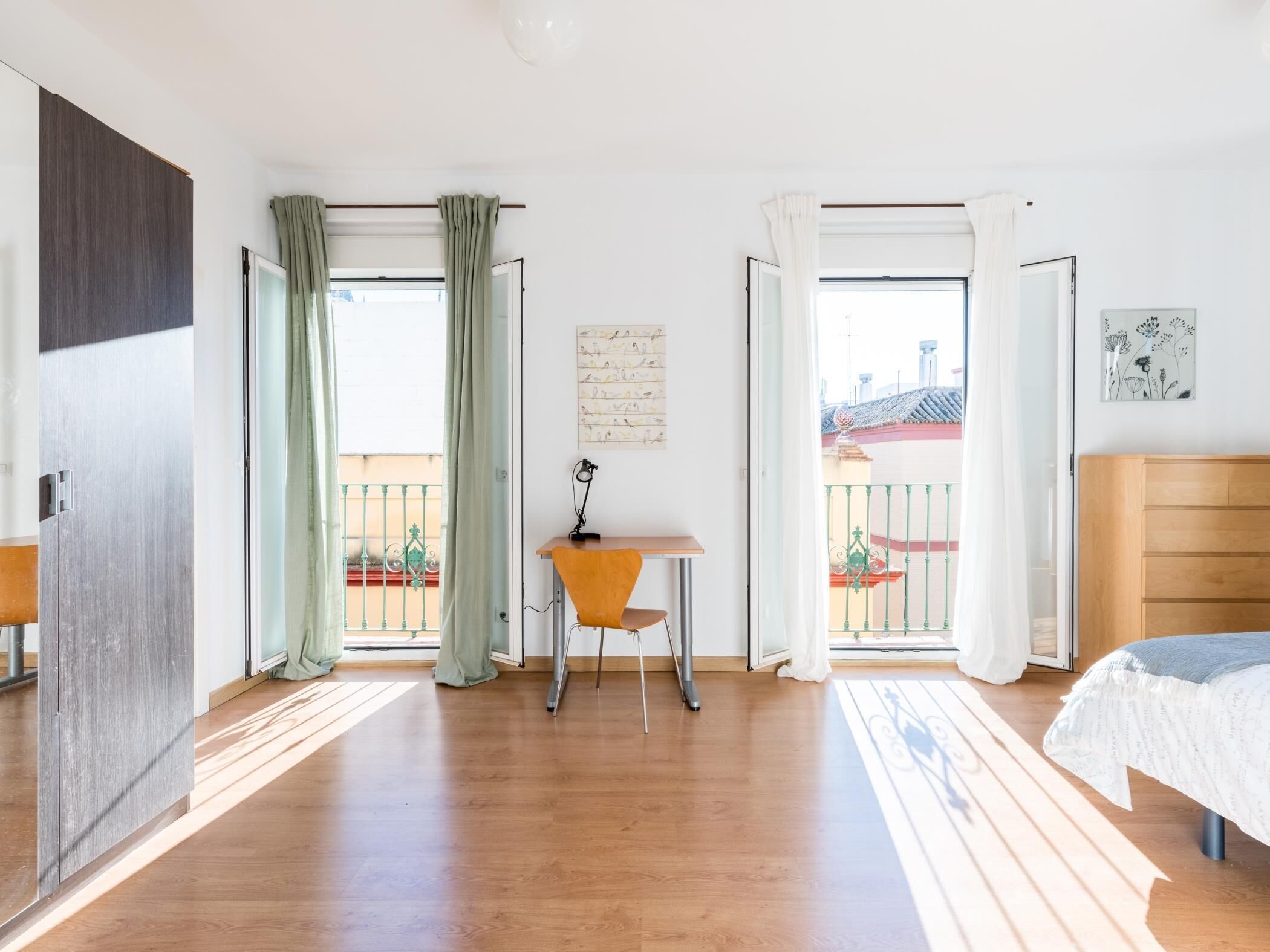 3 dormitorios, tabla de planchar con plancha, Internet y ropa de cama