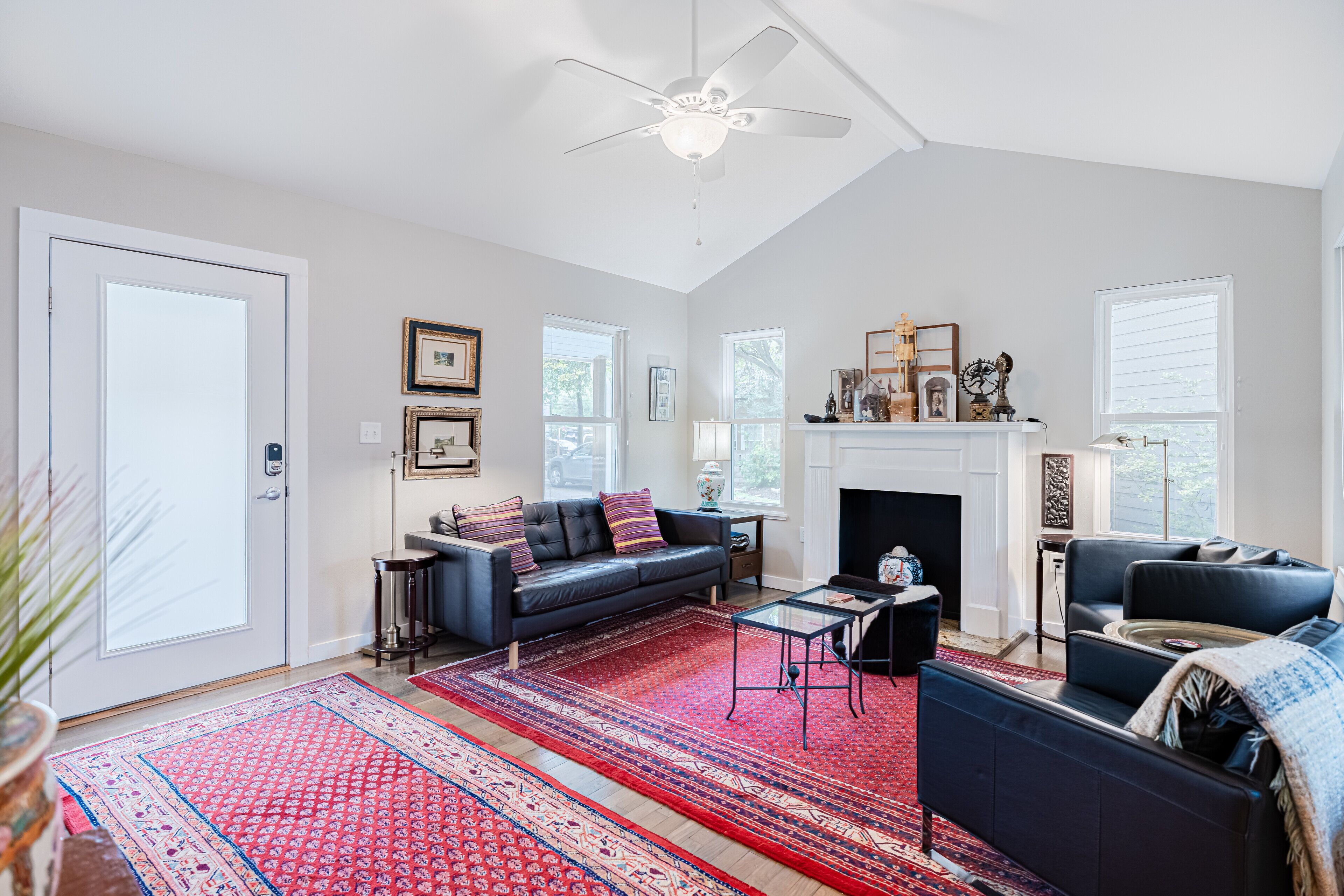 Beautiful Cottage Close to Downtown Austin