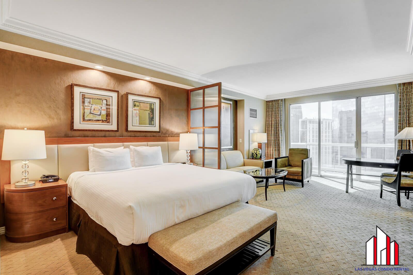 Coffres-forts dans les chambres, bureau, fer et planche à repasser