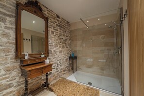 Bathtub, hair dryer, towels - Villa Benka in Radetići  - Haus für 8-9 Personen (Radetici)