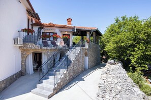 Esterni