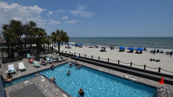 Condo, 3 habitaciones | Alberca | Alberca techada y alberca climatizada