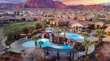 House, 5 Bedrooms | Pool