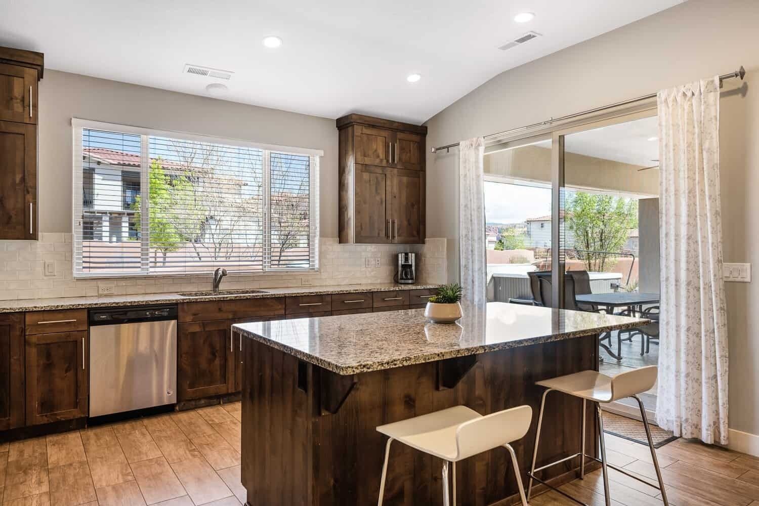 House, 5 Bedrooms | Private kitchen | Fridge, oven, coffee/tea maker, toaster