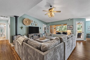 House, 3 Bedrooms | Living area