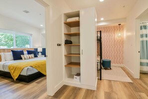 2 bedrooms, WiFi, bed sheets, wheelchair access