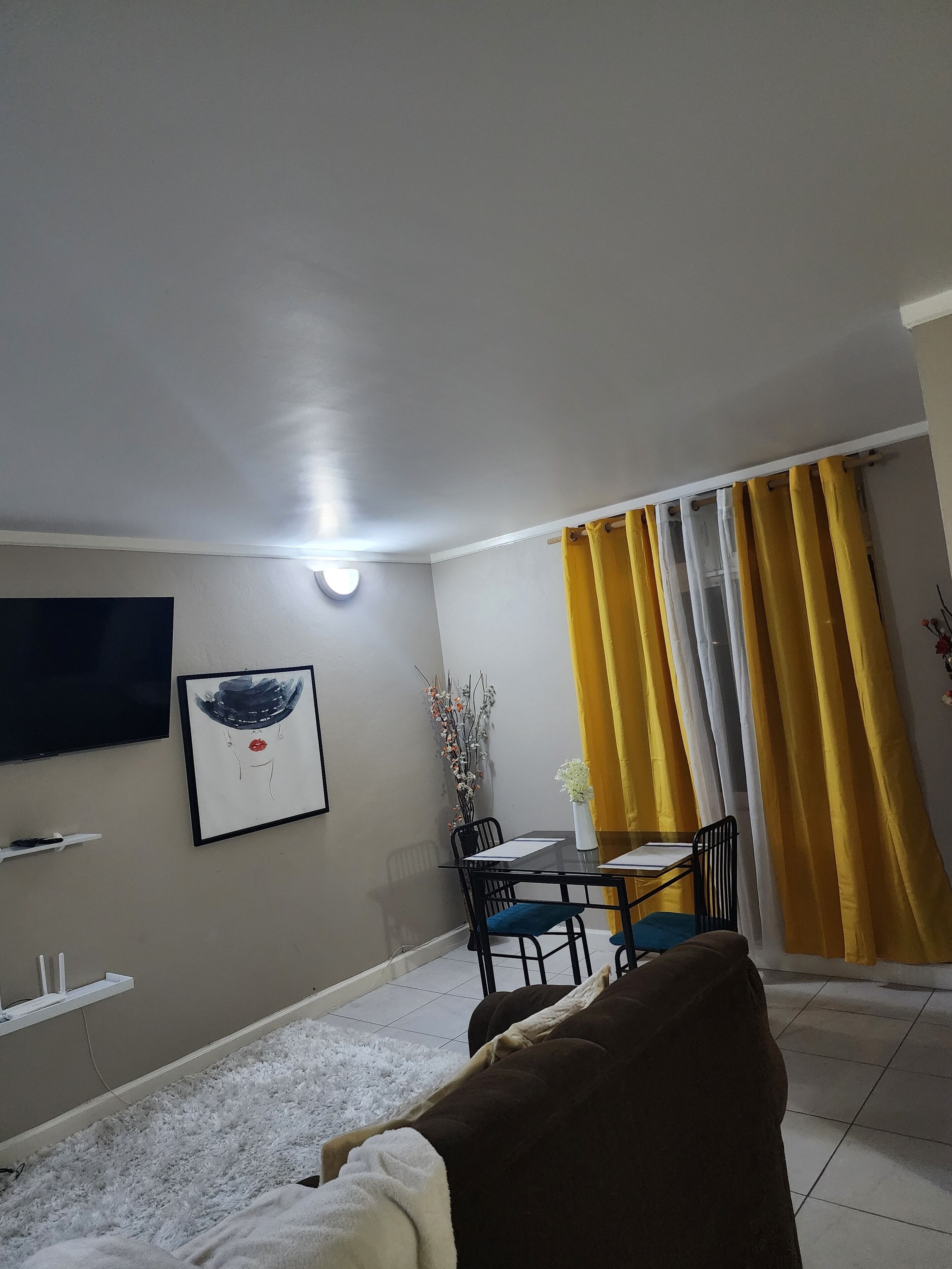 standard studio suite | living area | 40-inch led tv with cable channels, tv