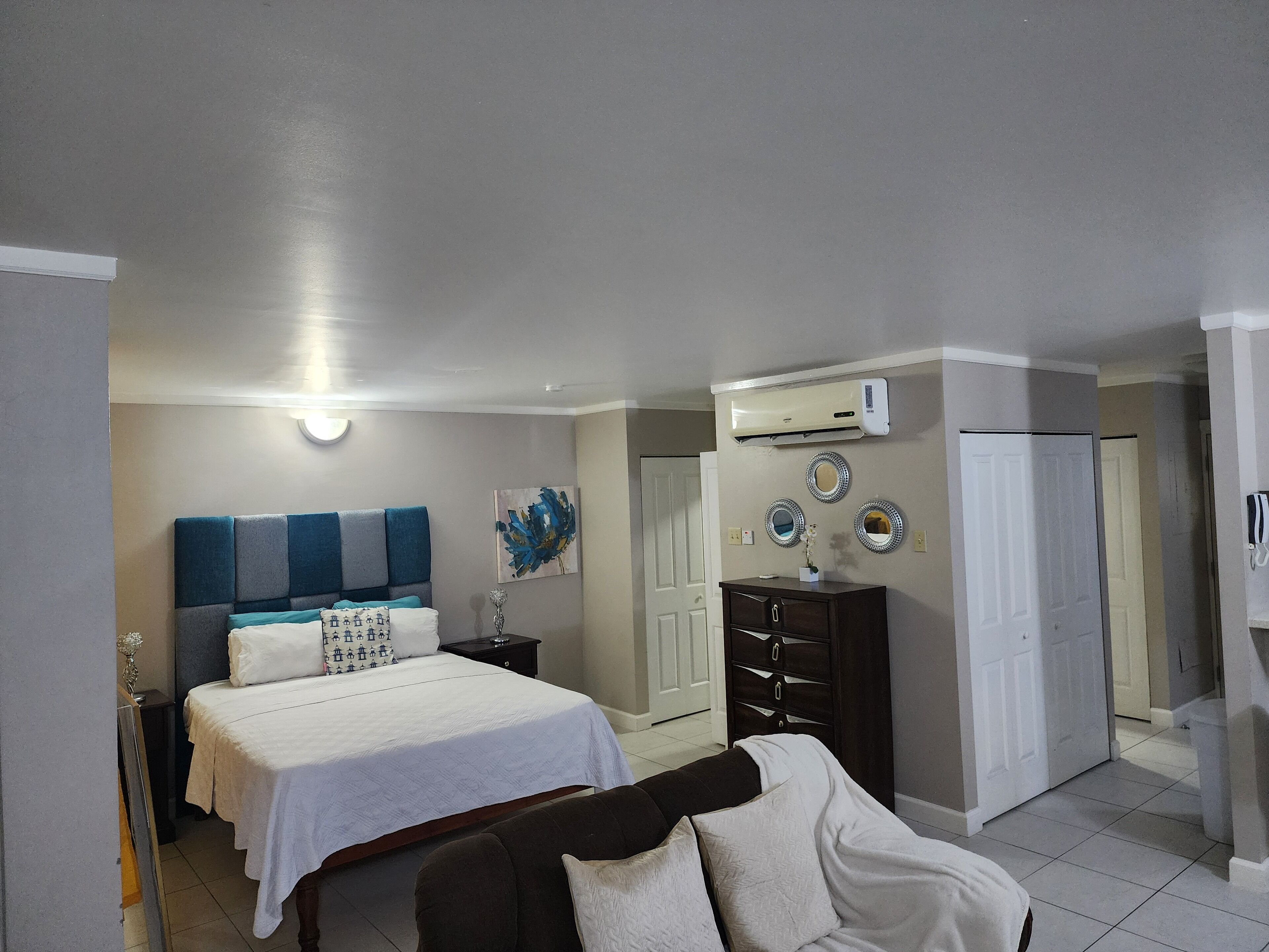 standard studio suite | iron/ironing board, free wifi, bed sheets