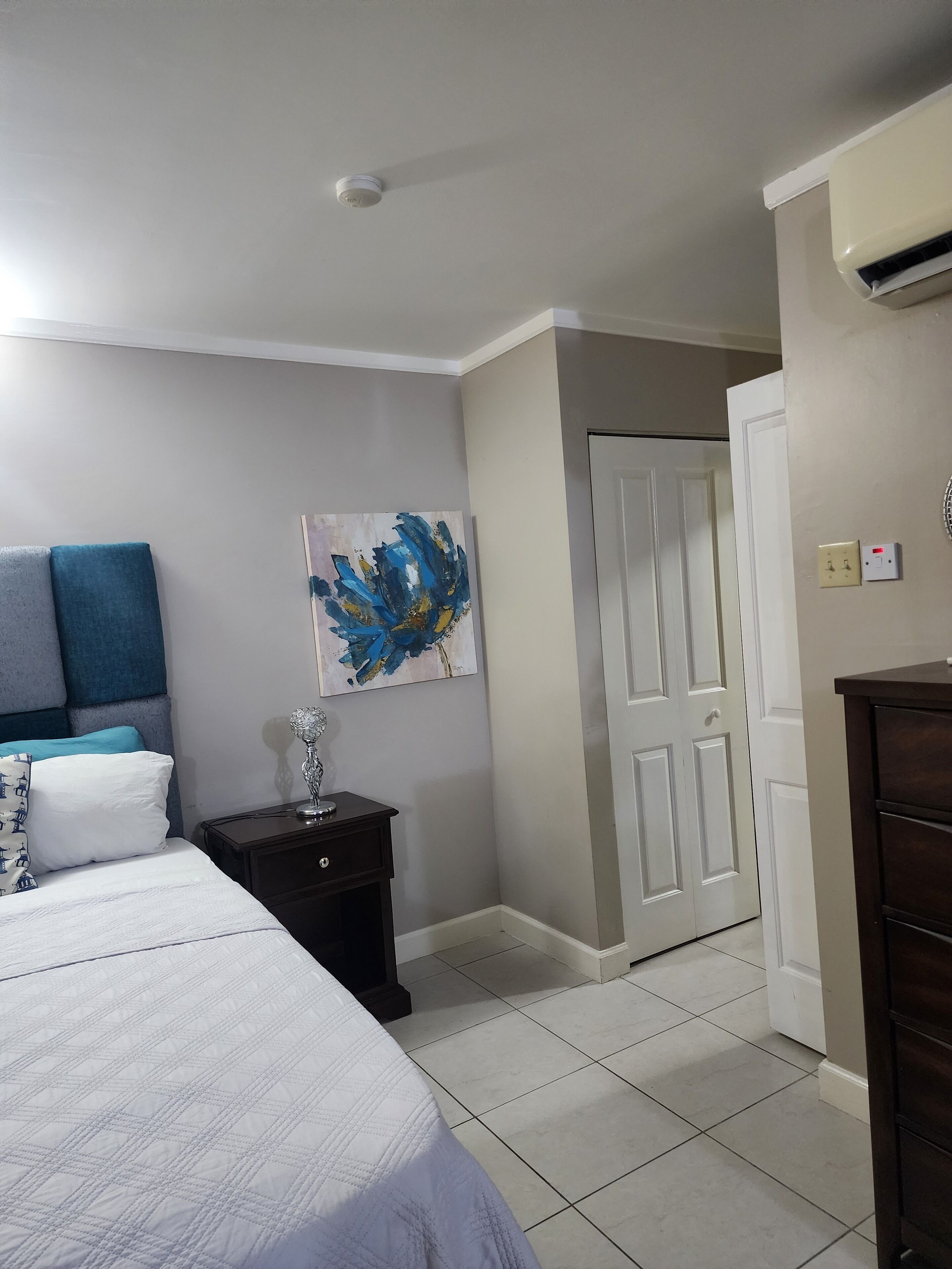 standard studio suite | iron/ironing board, free wifi, bed sheets