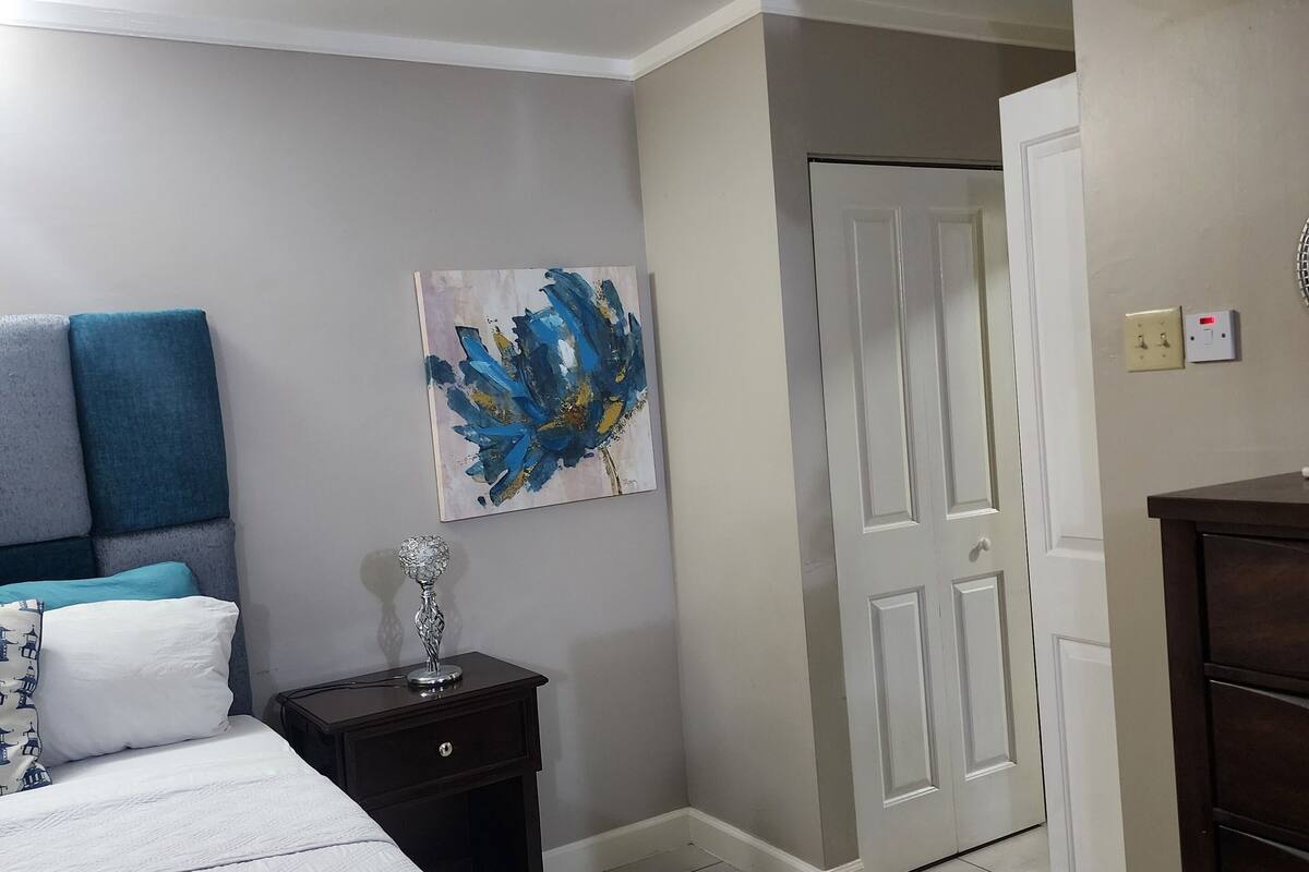 standard studio suite | iron/ironing board, free wifi, bed sheets