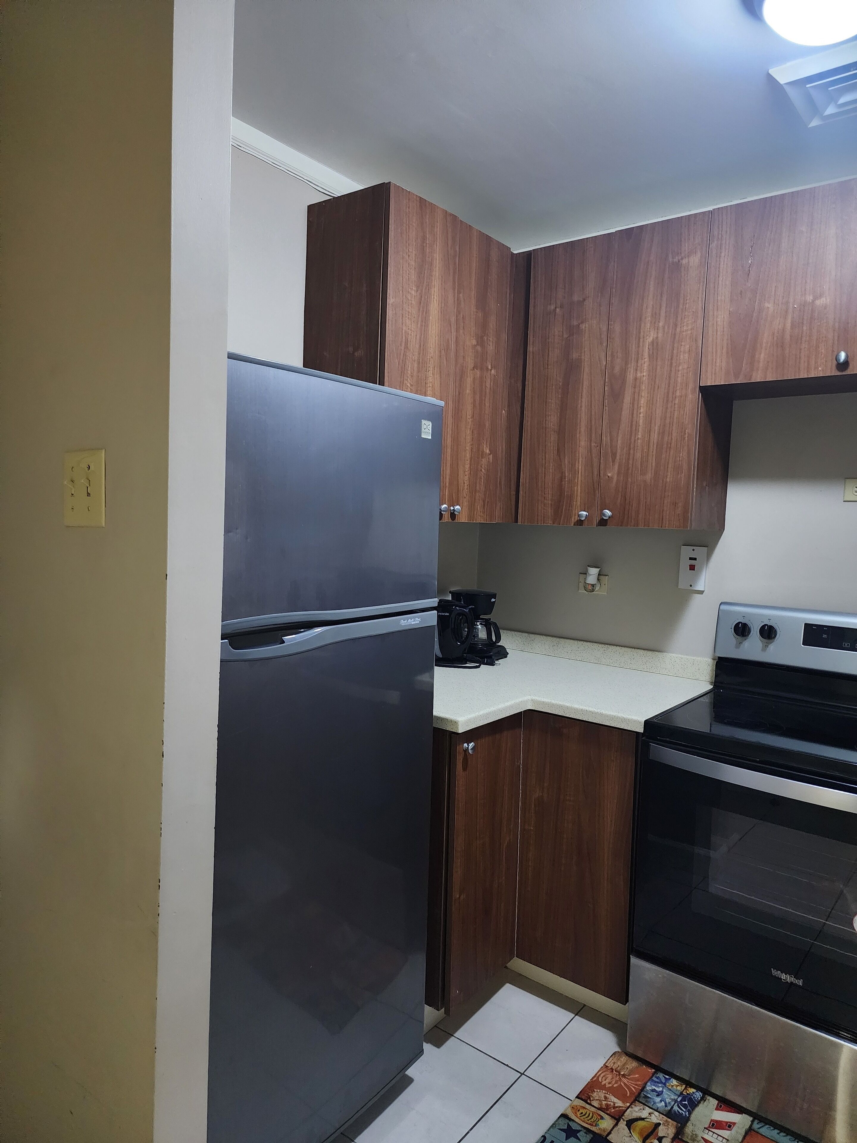 standard studio suite | private kitchen | fridge, microwave, cookware/dishes/utensils