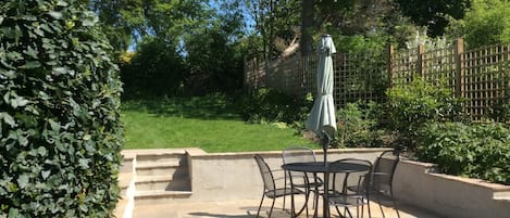 Cottage | Outdoor dining