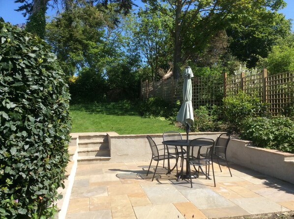 Cottage | Outdoor dining