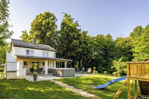 Property grounds - Cozy House In Nature With Hot Tub (Jalžabet)