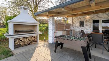Family House, Multiple Bedrooms, 2 Bathrooms, Mountainside (Cozy House In Nature With Hot Tub) | BBQ/picnic area