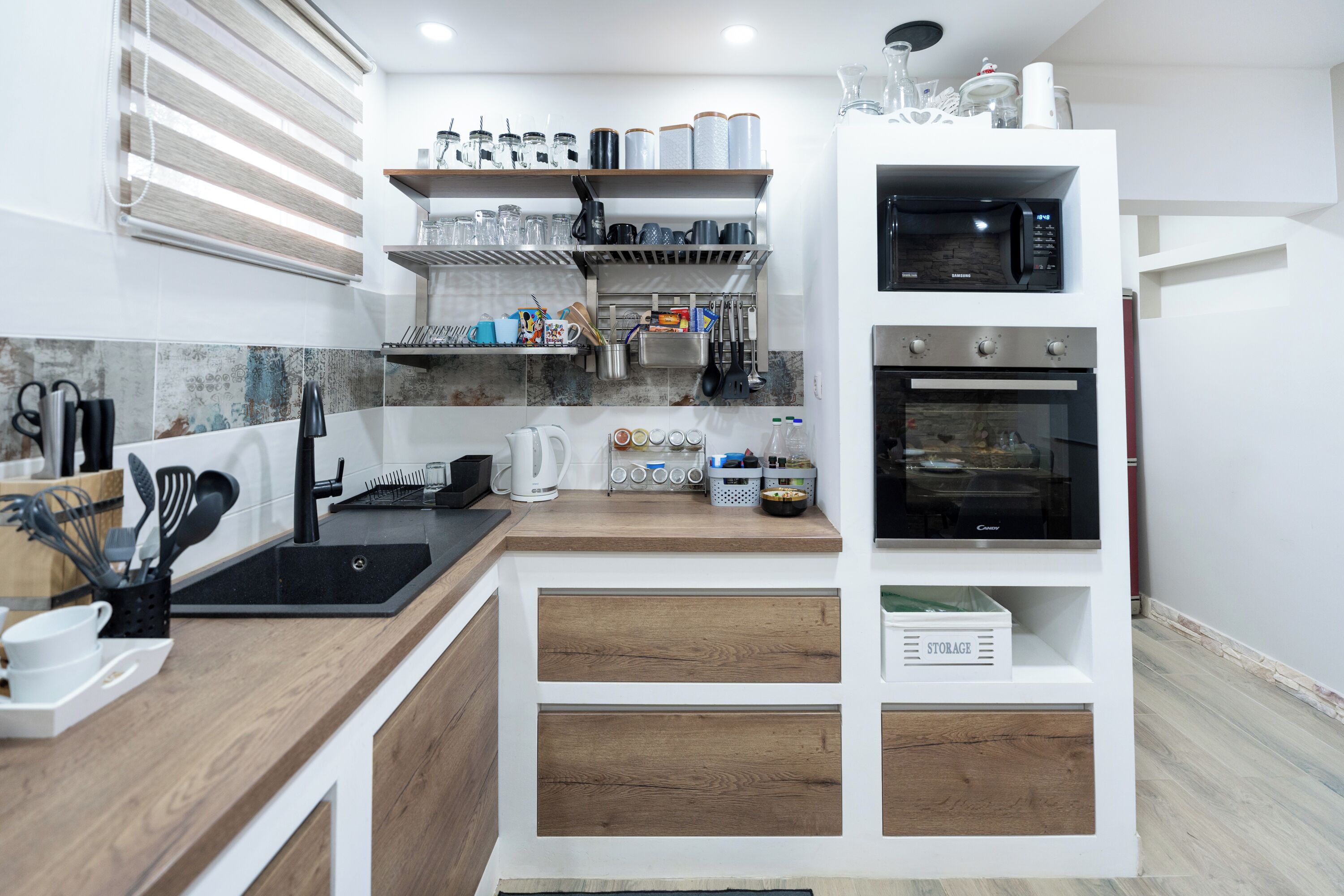 ثلاجة، ميكروويف، فرن، موقد طهي مسطح