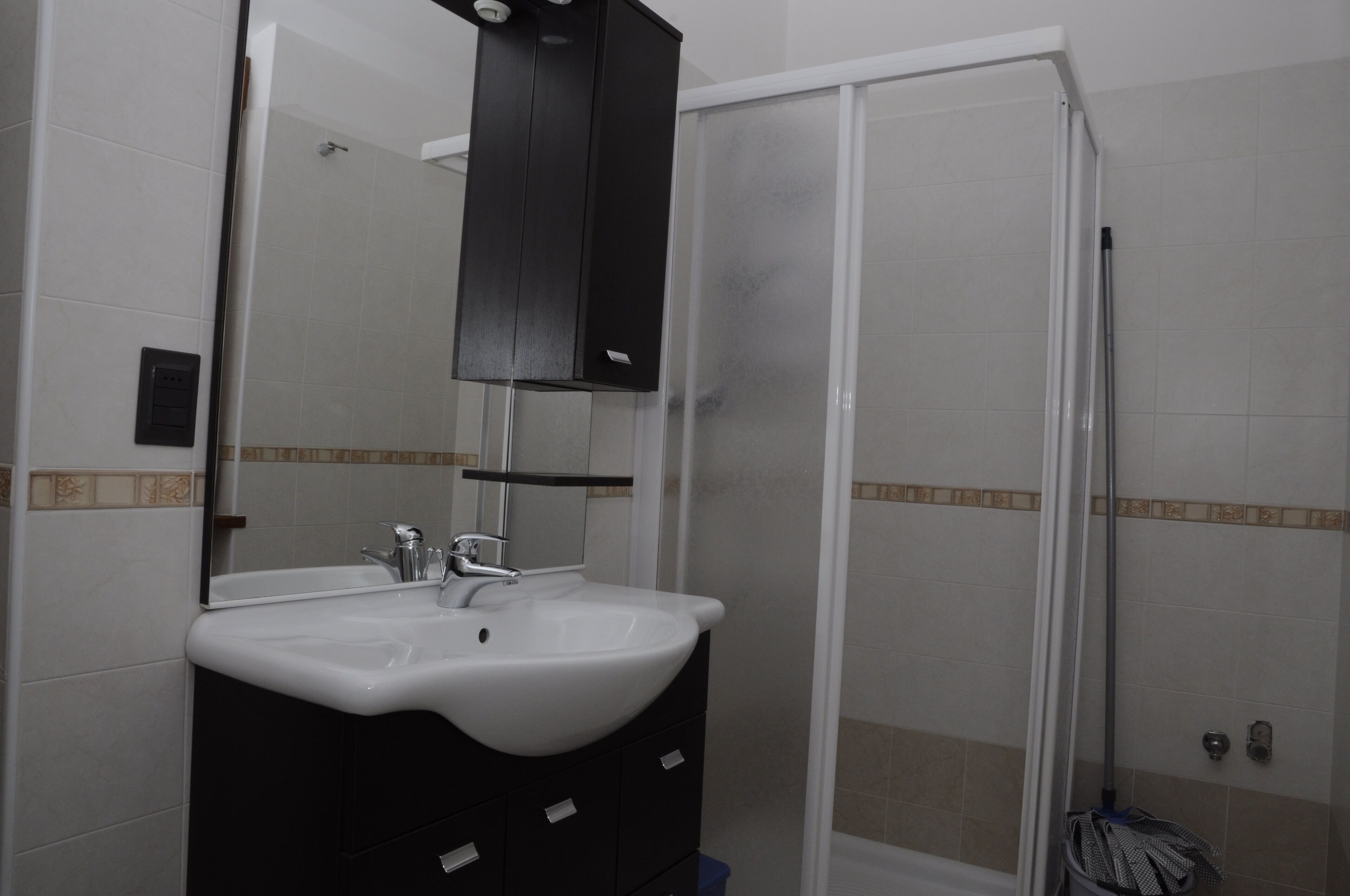 trilocale vicino al centro di Malcesine con piscina e vista lago