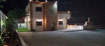 Amazing vacation home with a beautiful natural view of the Yarmouk vally.