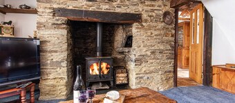 The Old Post Office, nr Wadebridge & woodland walk
