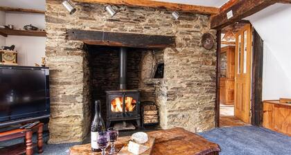 The Old Post Office, nr Wadebridge & woodland walk