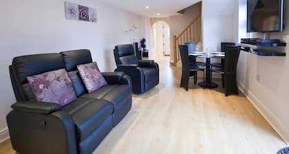 Amethyst - Spacious apartment near the Sea