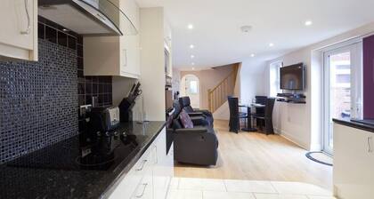 Amethyst - Spacious apartment near the Sea