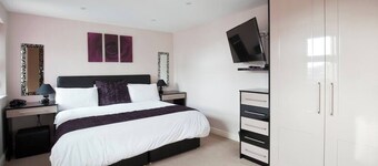Amethyst - Spacious apartment near the Sea